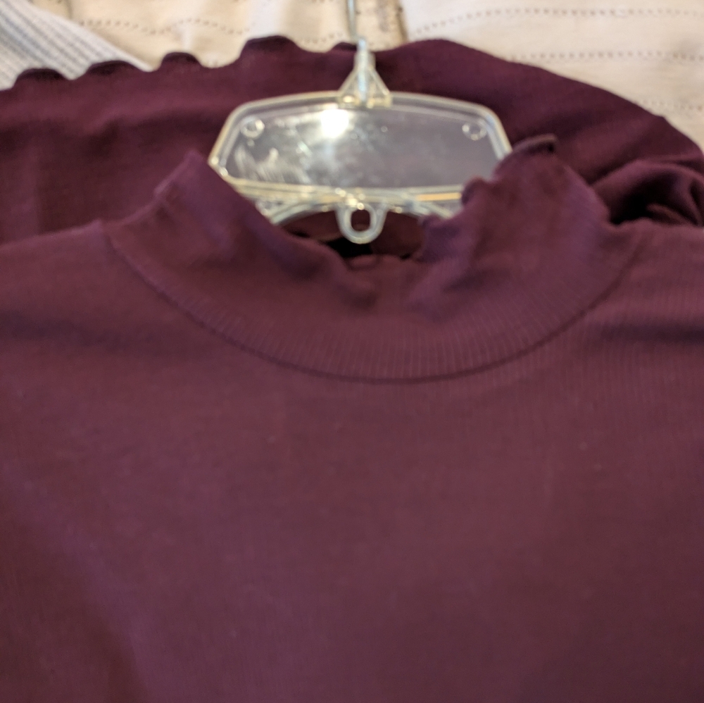 Tahari Lettuce Edge Pullover Dressy Top M - Picture 8 of 11